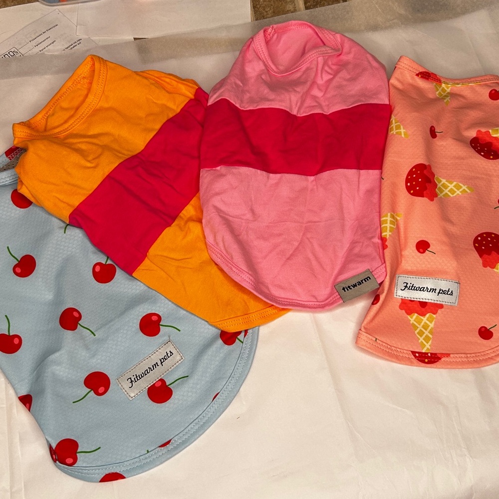 Fitwarm set of 4 summer dog T-shirts. S. NWOT